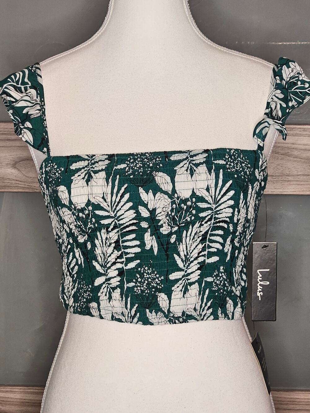 Adorable! NWT Green Tropical Smocked Crop Top by Lulu's Square Neck -S- (B28)